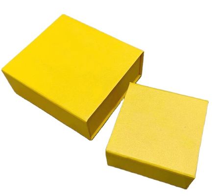 Oluklu Dikdörtgen 80gsm Ofset Kağıt Hediye Paketleme Kutuları CMYK Renk