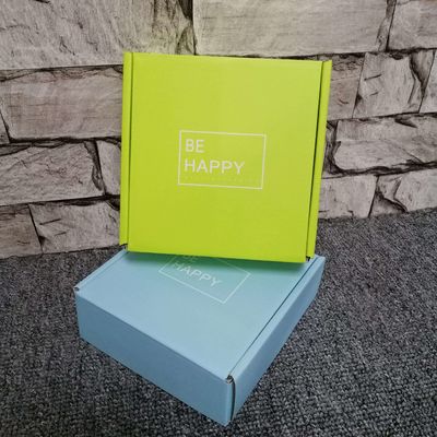 Oluklu T Shirt Geri Dönüşümlü Ambalaj Kutusu Pantone Renkli Baskı